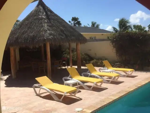 Casa Opal | Aruba, Nord, Rooi Santo - maison de vacances transats au bord de la piscine