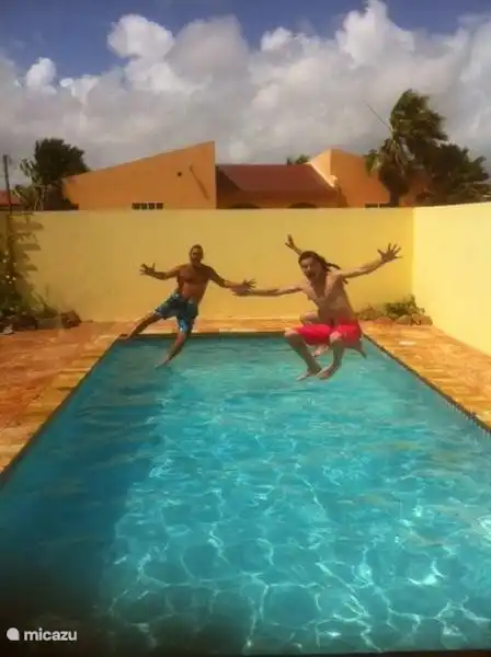 genießen Sie den Pool