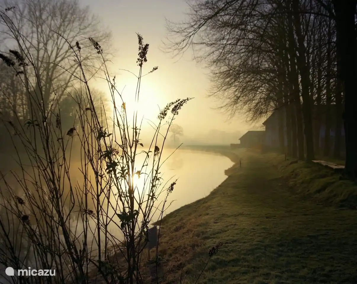 Fluss 'de Berkel' bei Sonnenaufgang