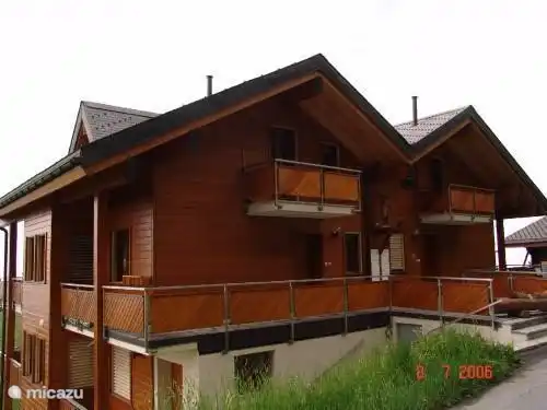 Along the trail from Riederalp to Bettmeralp, the chalet. Lies View of the entrance and the Dachgeschoss (1st floor). The chalet is part of a house with 6 apartments