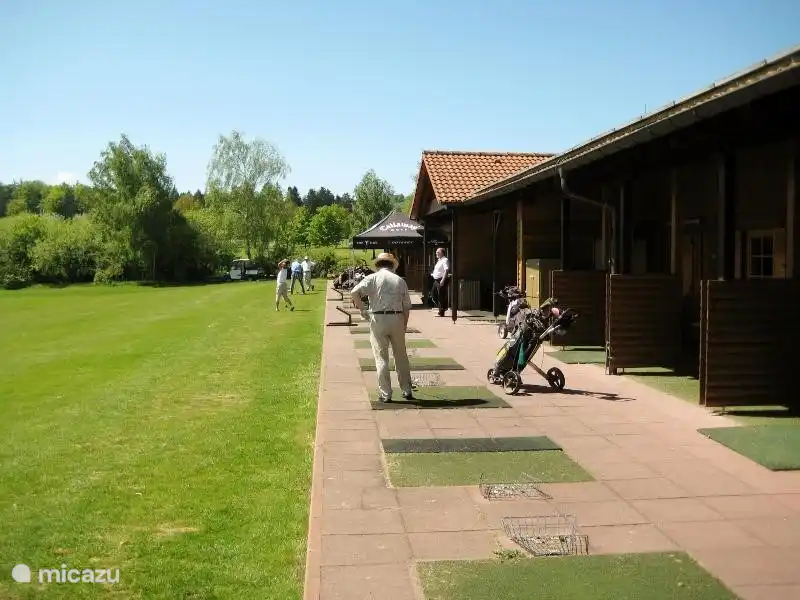 Eine gut ausgestattete Driving Range