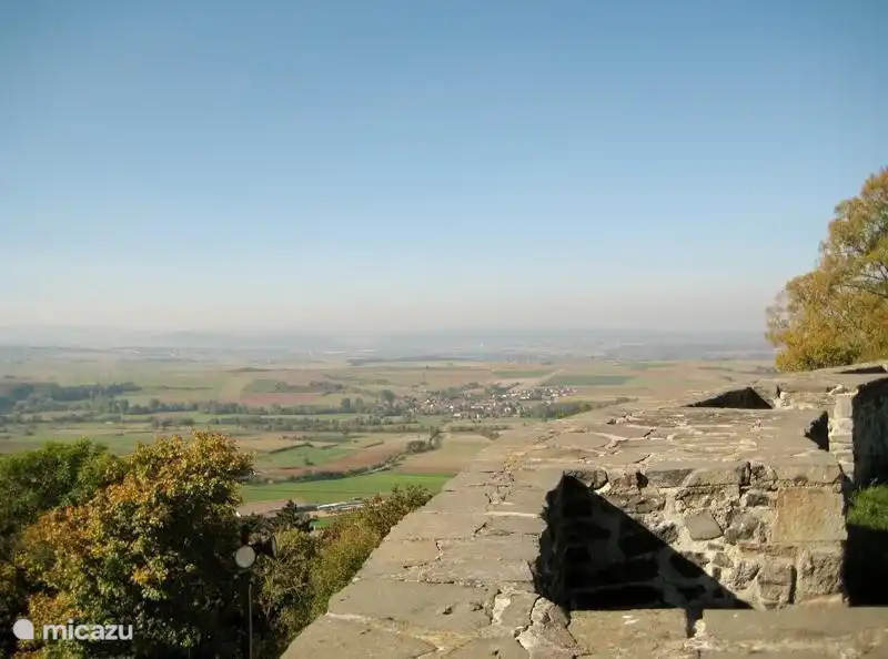 Schöne Aussicht vom Burgturm auf Efze.