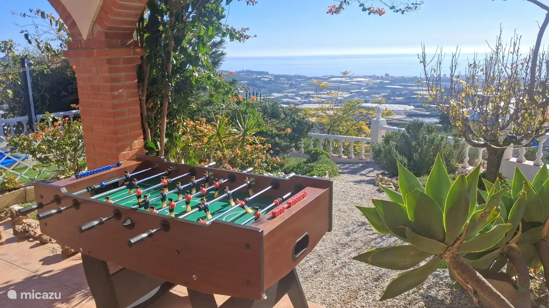 Of eerst tafelvoetballen. Je verveelt je geen moment (en de kinderen ook niet ;<))