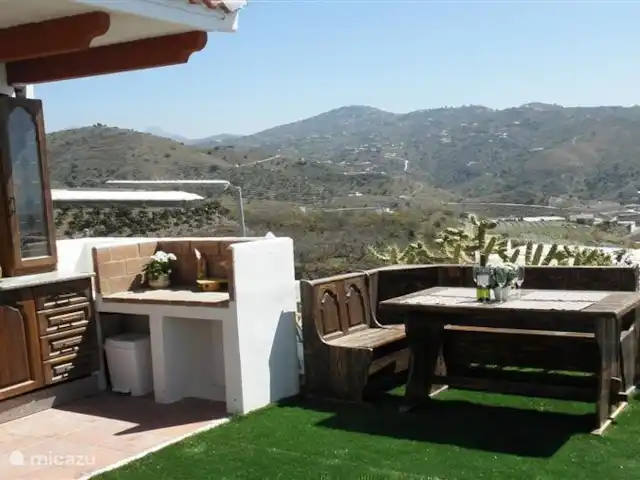 Vitoria Vue mer, piscine et aire de jeux | Espagne, Andalousie, Algarrobo - villa Vue sur la montagne et cuisine extérieure