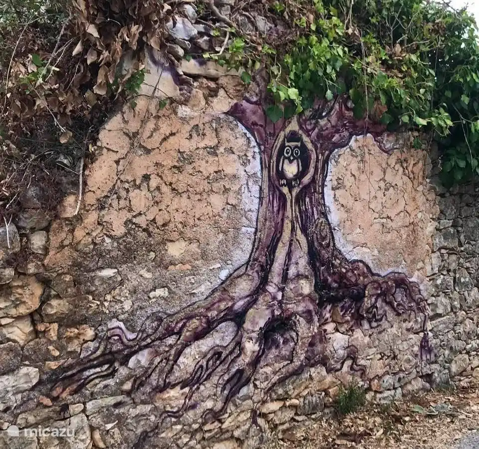 Wandmalerei im nahegelegenen Dorf Quebrada do Meio in der Nähe der Römerbrücke.