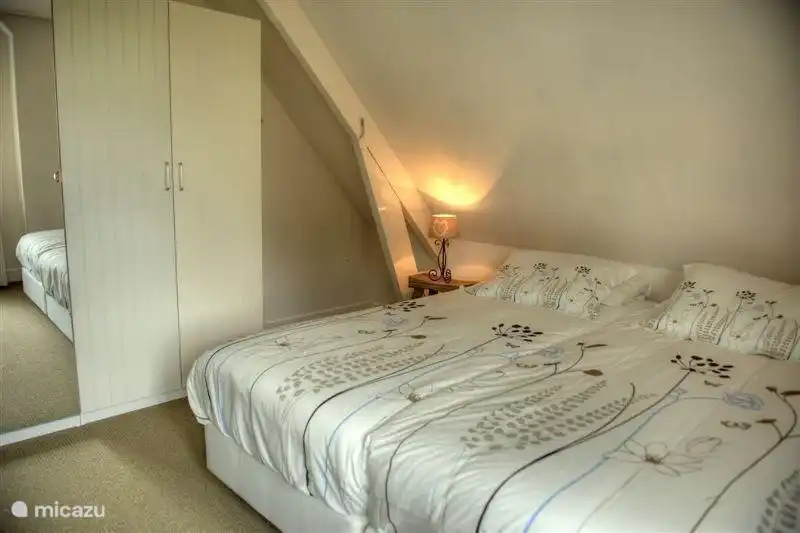 autre vue de la chambre (4)