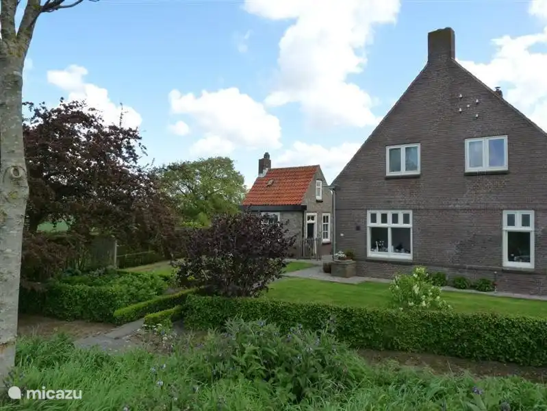 Côté de la maison depuis la digue