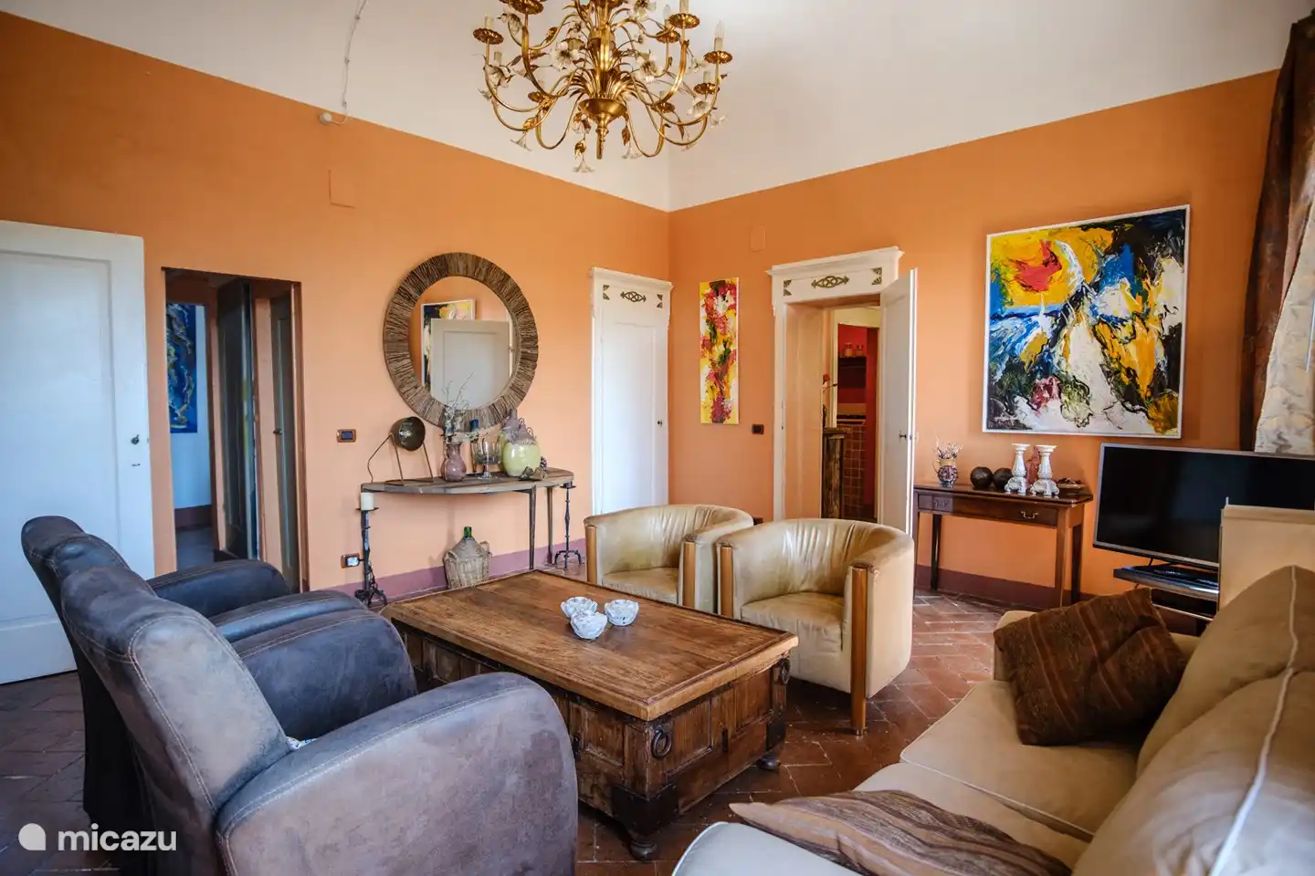 Salón desde un ángulo diferente.