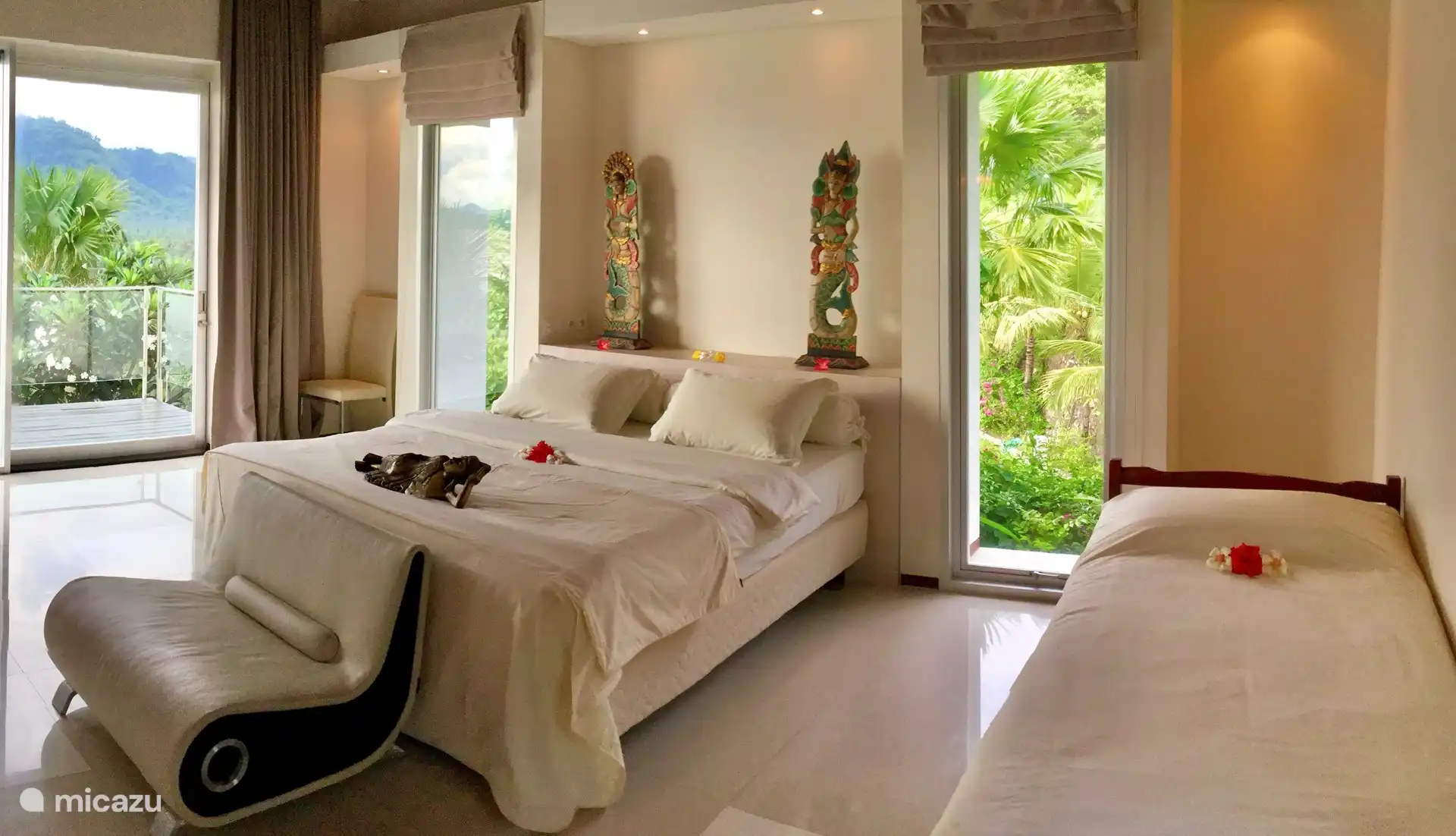 Bedroom with ensuite bathroom 1