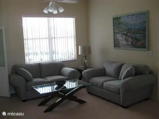 villa huren in Verenigde Staten, Florida, Spring Hill – Villa met zwembad in Spring Hill Bij binnenkomst is dit wat u ziet: de -zoals de Amerikanen noemen - sittingroom.