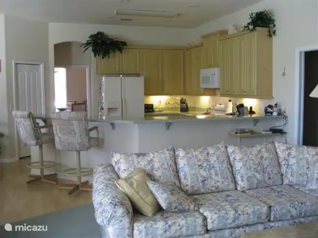 villa huren in Verenigde Staten, Florida, Spring Hill – Villa met zwembad in Spring Hill woonkamer met open keuken