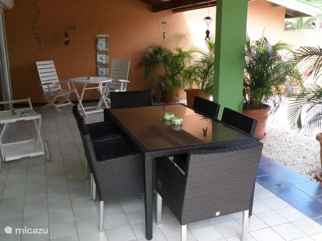 La Casa Verte | Aruba, Oranjestad, Oranjestad - maison de vacances Belle véranda avec coin salon.