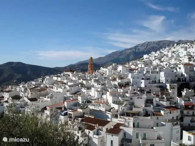 Panaderos huren in Spanje, Andalusië, Cómpeta - vakantiehuis Het witte bergdorp Cómpeta ligt op 16 kilometer van zee, tegen een beschermd natuurgebied aan.