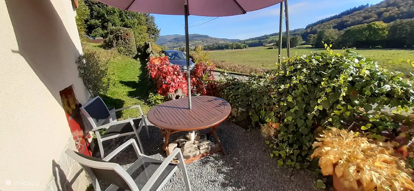 Het terras in de herfst.