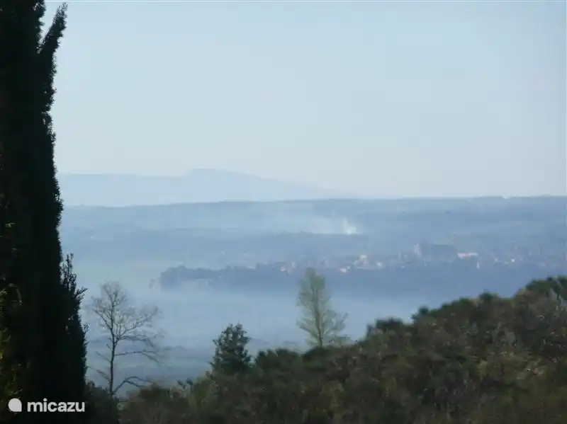 orvieto, schwimmend auf den Wolken des Nebels Reisen
