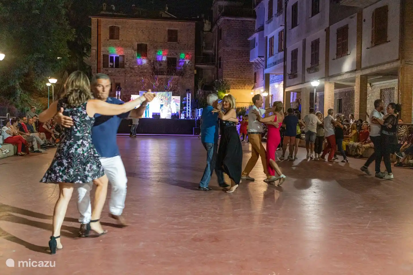 Ficulle:tanzen im August