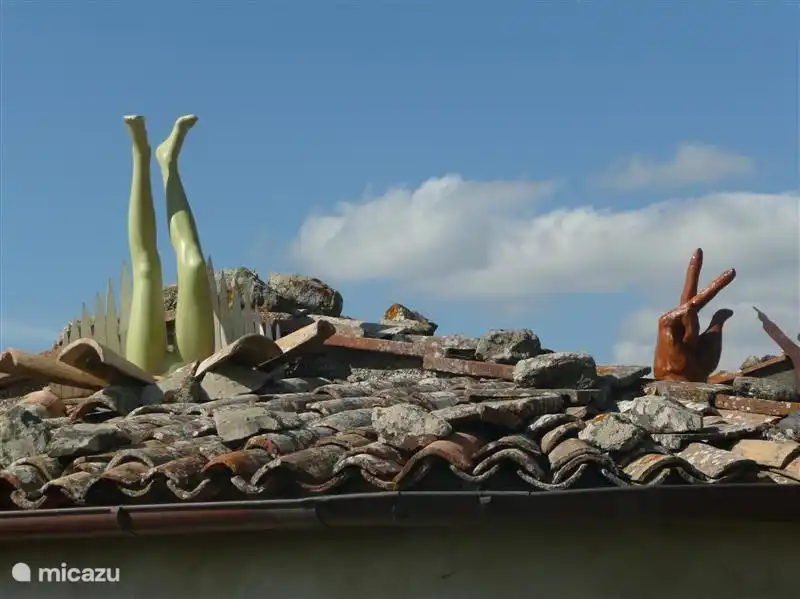 künstlerische Dach in der Nähe Torre Alfina, wo eine himmlische ijsmakerij ist fast Nando Ficulle zu Rivalen