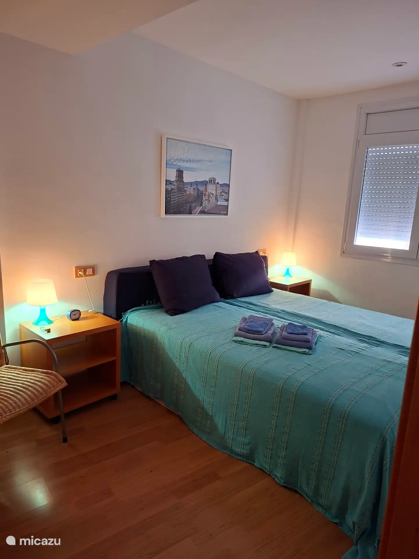 Neue Matratzen und Kissen
Matratzengröße 2 x 90 cm x 200 cm
Geräumiges Schlafzimmer