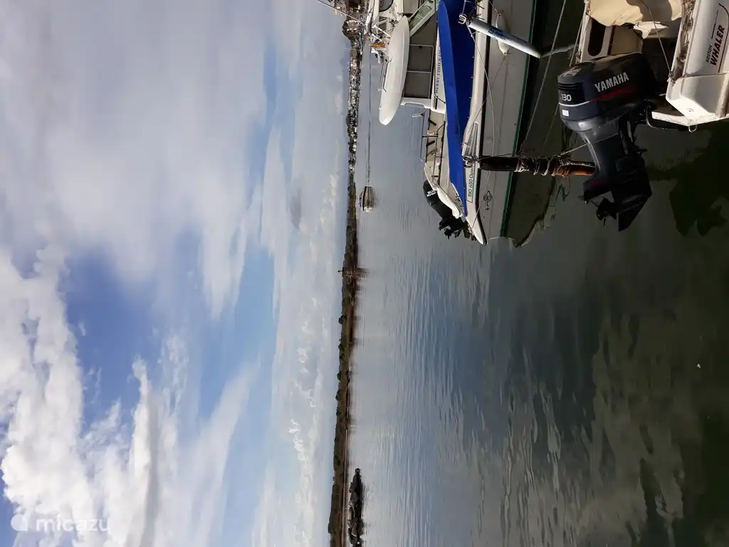 Sowohl in Rosas als auch in Empuriabrava gibt es schöne Liegeplätze für schöne Yachten