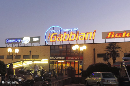 Großer Supermarkt in Giardini Naxos: Centro Commerciale „I Gabbiani“