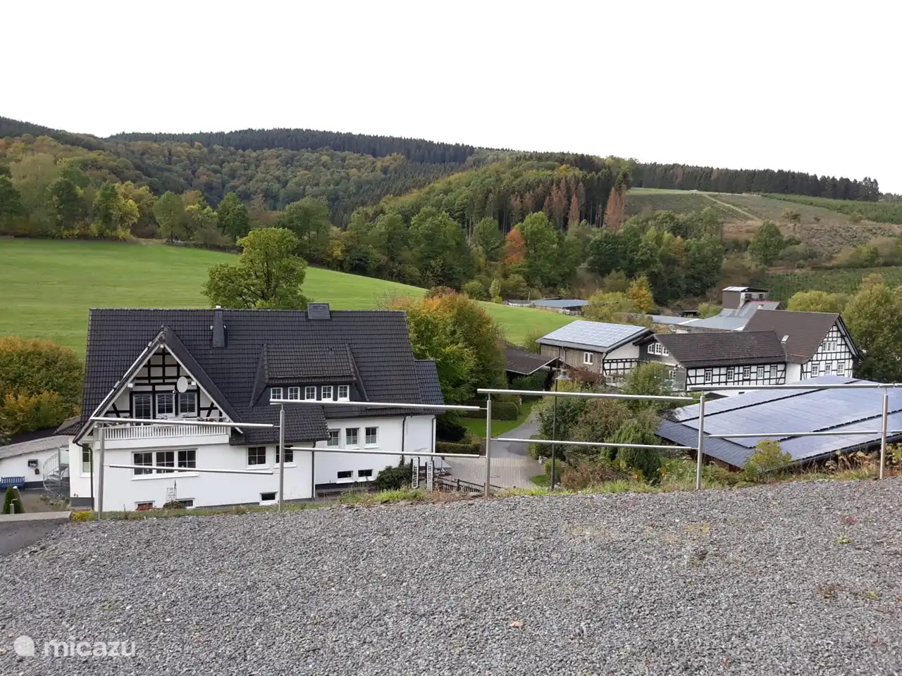 Vergezicht vanuit het terras.