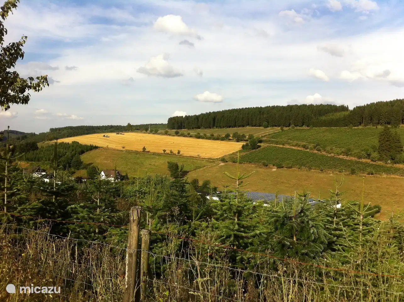 Uitzicht vanaf de berg bij ons huis. 
