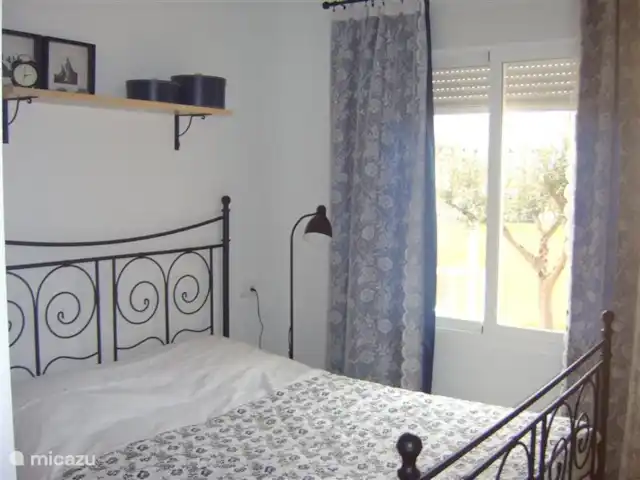 Casa Miantojo - Paix et Espace | Espagne, Costa Cálida, Mazarrón - villa Chambre des maîtres avec un bon lit et des ventilateurs de plafond. grands placards et matelas de qualité.