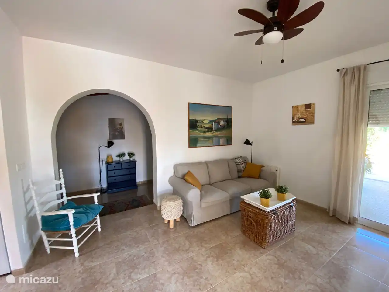 Wohnzimmer einrichten; Attraktiv mit neuen Möbeln, neuem Sofa, hervorragender Heizung, Klimaanlage und Deckenventilator. Willkommen bei Villamazarron.