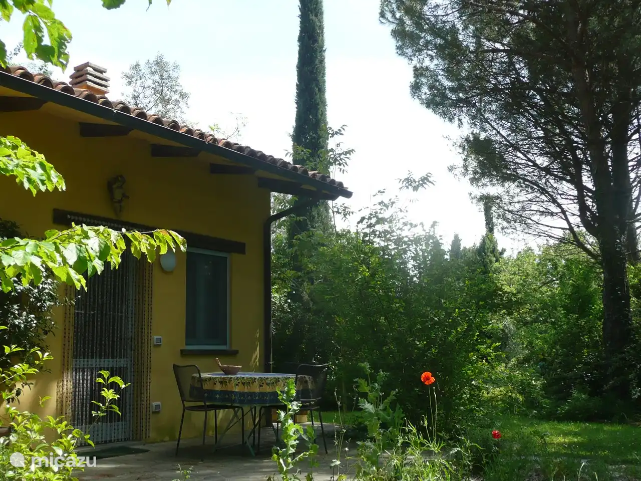 da nonna, Blick auf den privaten Garten von der Terrasse