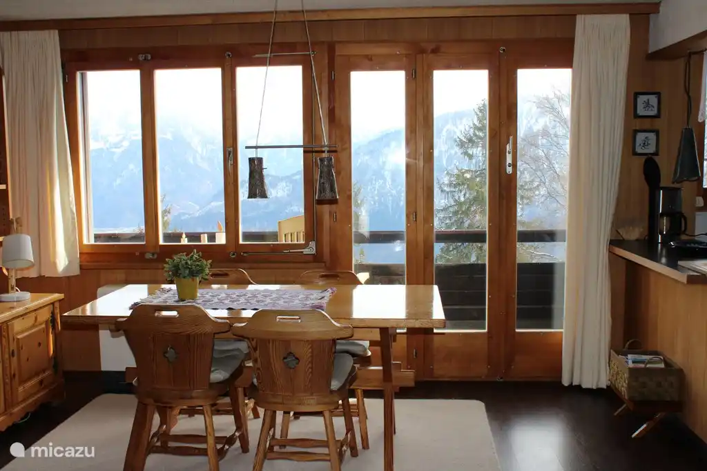 Enjoy the beautiful panorama at the dining table.