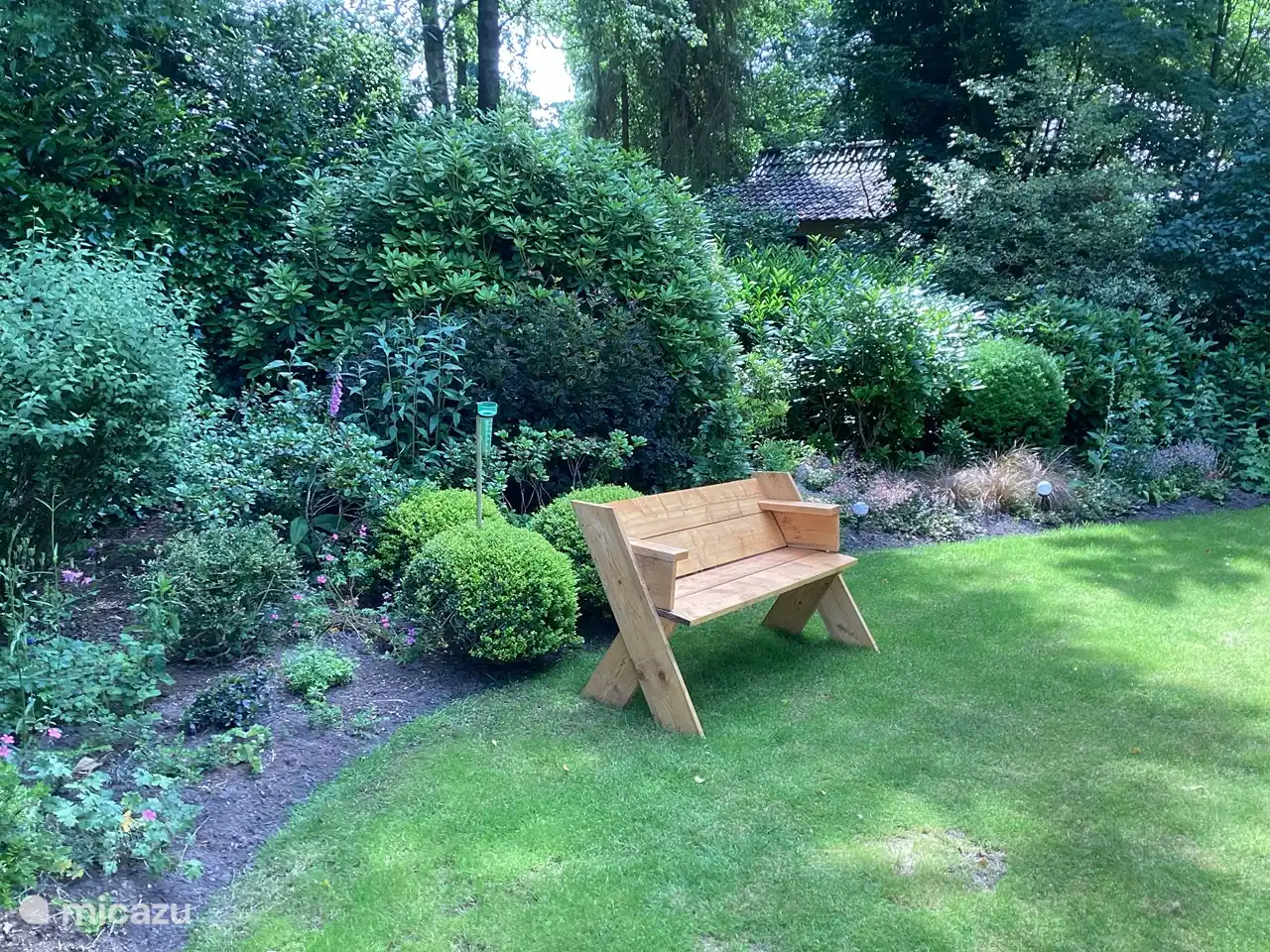 Garten mit solchen und Schatten