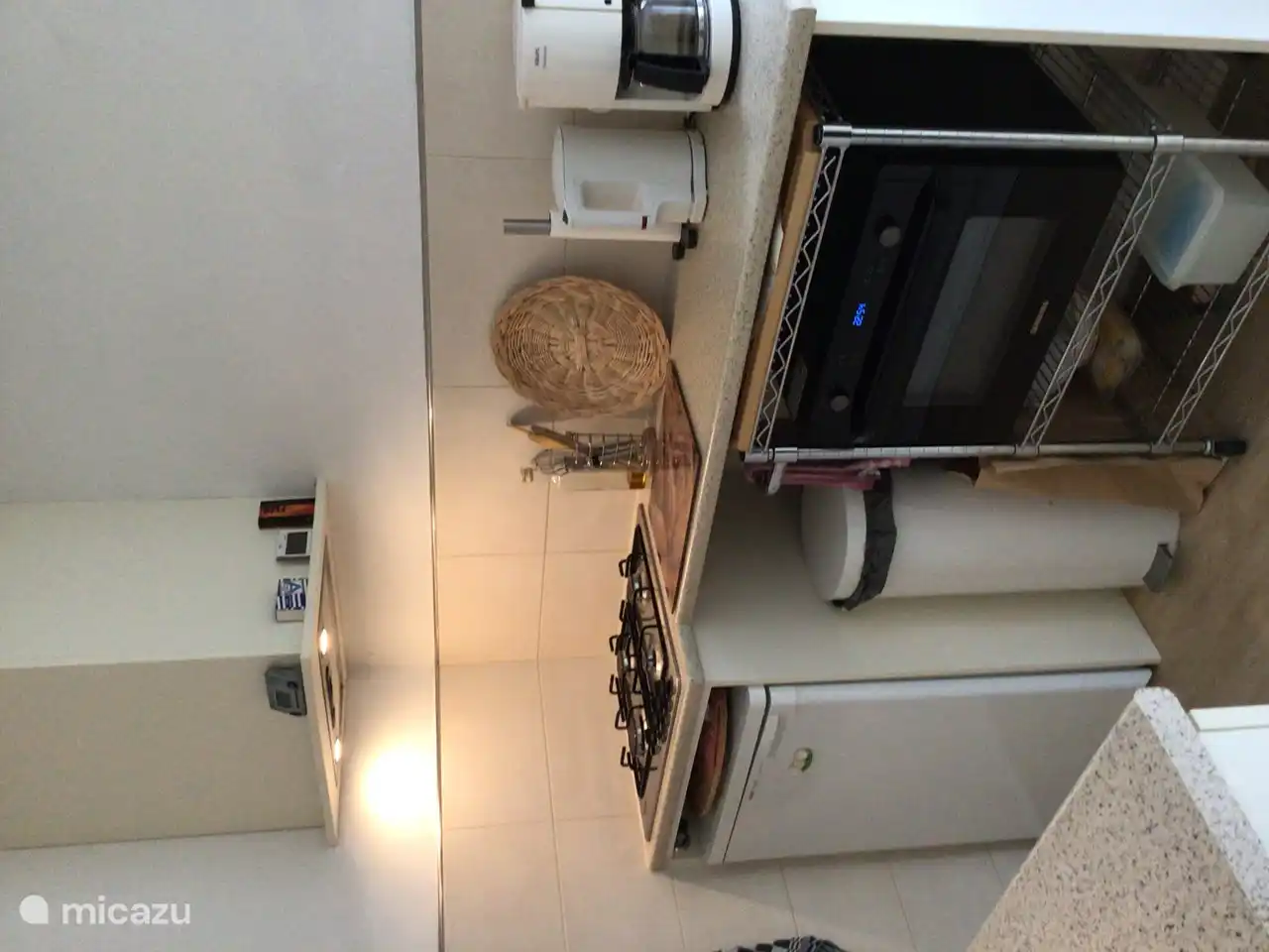 Kühlschrank und Kombimikrowelle