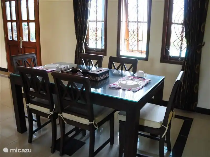 Table Eee pour 6 personnes