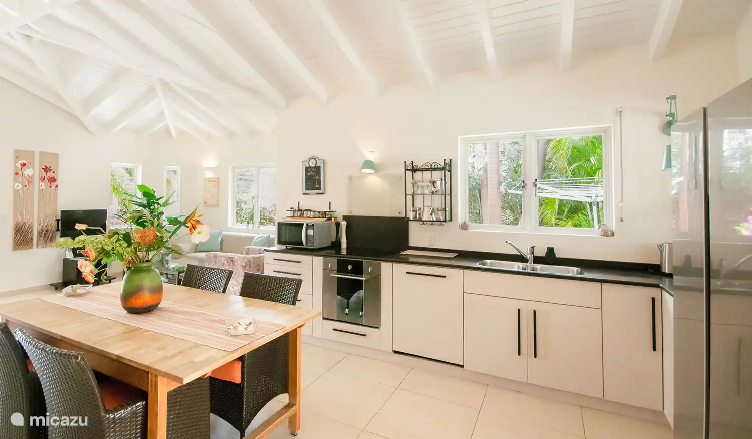 L’attrayant salon-salle à manger