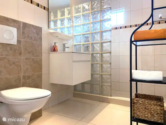 Villa Kas Orano | Curaçao, Banda Ariba (est), Jan Thiel - villa La salle de bain privative attenante avec douche et WC