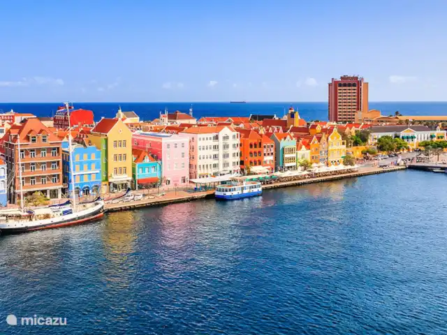 Villa Kas Orano | Curaçao, Banda Ariba (est), Jan Thiel - villa Willemstad avec ses bâtiments colorés de renommée mondiale