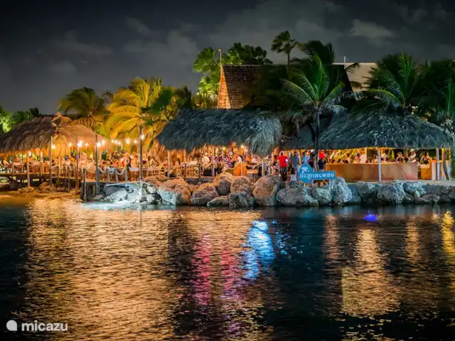 Villa Kas Orano | Curaçao, Banda Ariba (est), Jan Thiel - villa Il y a beaucoup de bars sympas et de clubs (de plage) où vous pourrez prendre un verre