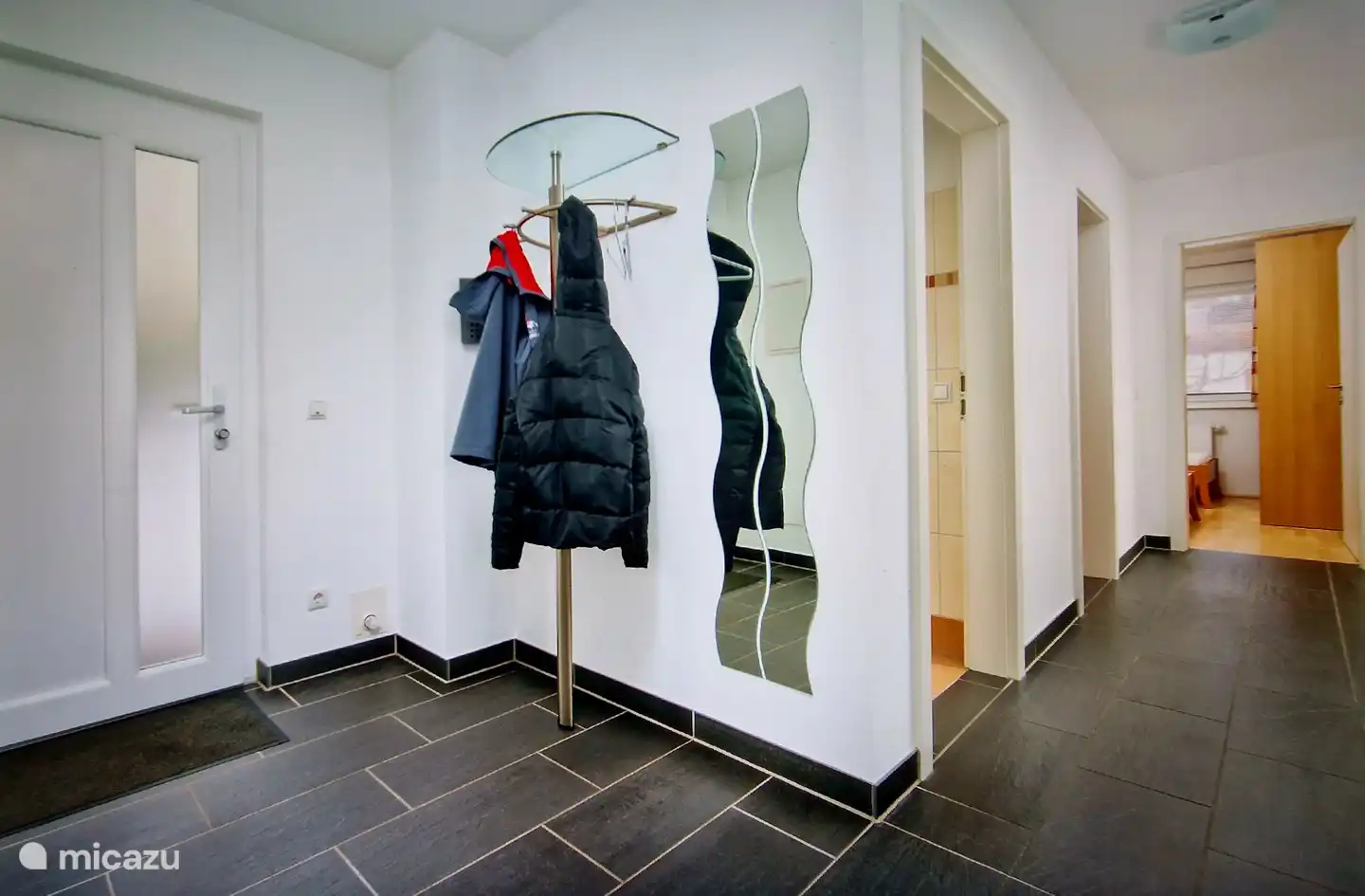 Halle der Schlafzimmer, Bad und WC