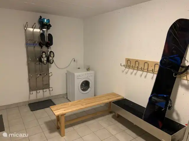 Haus-Myrte | Autriche, Salzburgerland, Flachau - appartement Le sous-sol, avec système de séchage de chaussures, machine à laver/sécher. Emplacement pour les skis.
