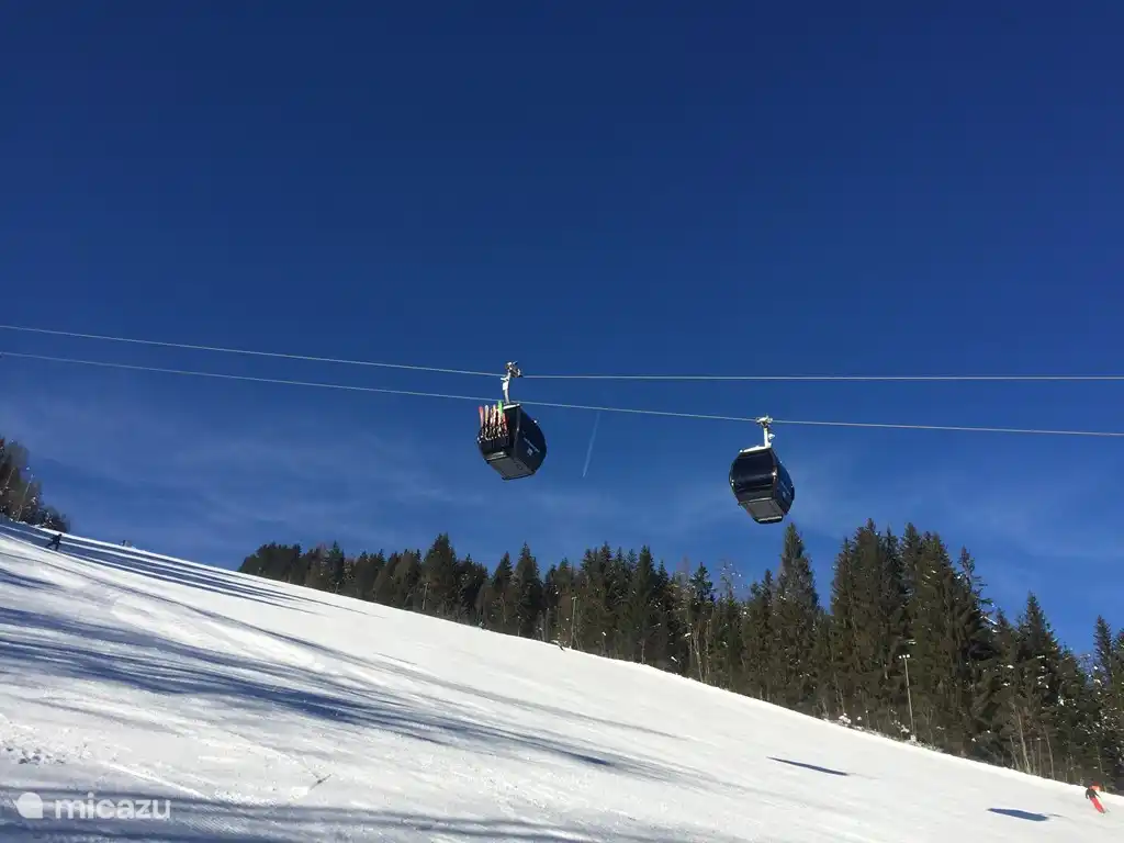 Die AchterjetSkipiste neben der Wohnung.