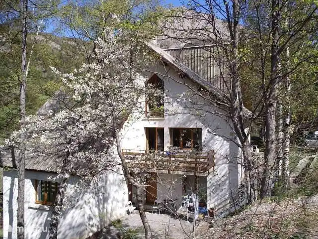 Nuestra casa en la primavera