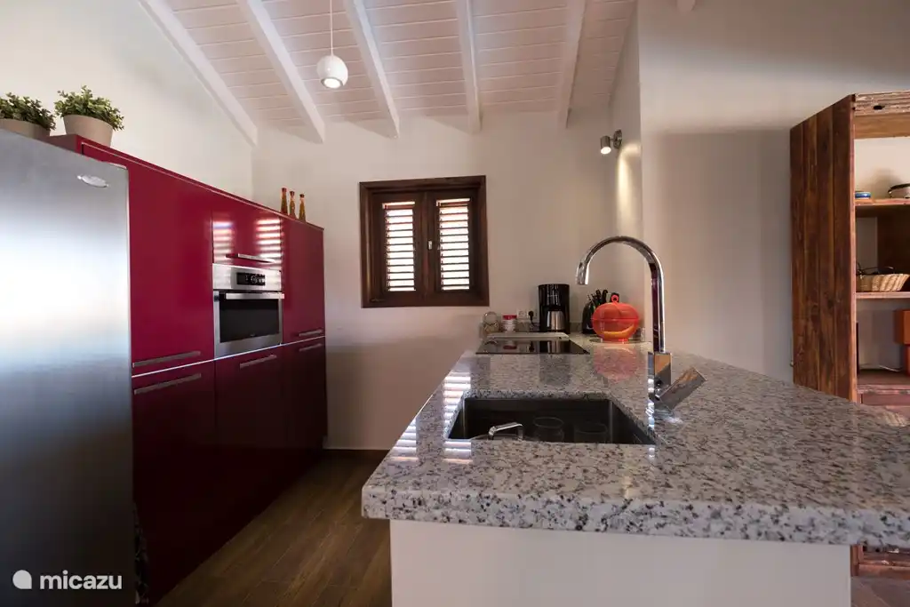 Siente el ambiente de la cocina.