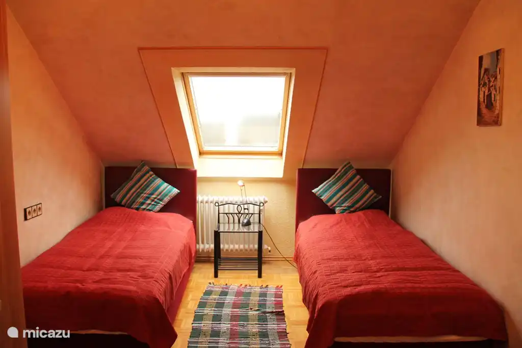 Das Schlafzimmer (Nummer 4) ist ensuite mit Platz 3. Guter Schlaf über die neuen Betten