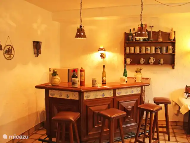 villa margarita en Alemania, Sauerland, Winterberg - villa Acomódate en el bar en el sótano de la fiesta.