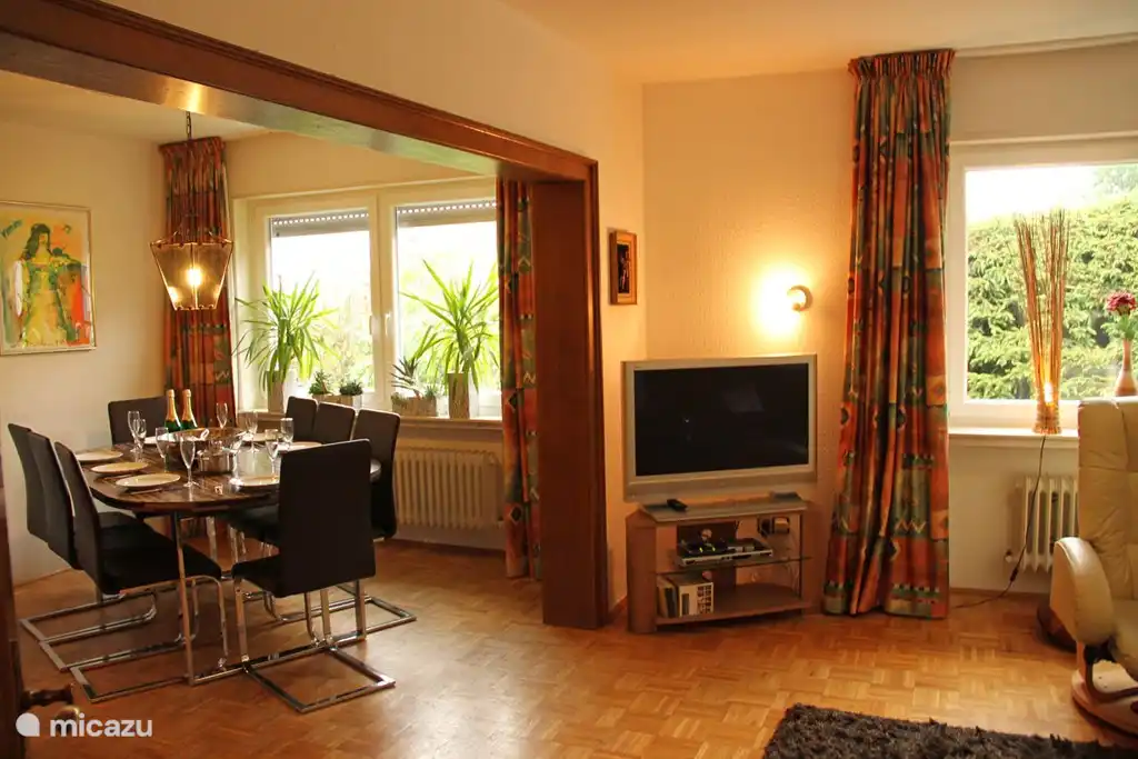 Esstisch in Wohnzimmer 