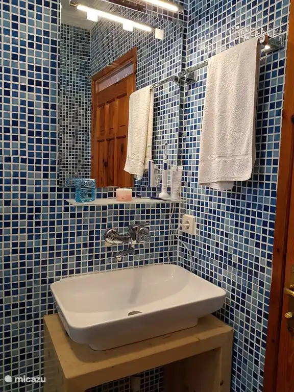 Badezimmer im ersten Schlafzimmer