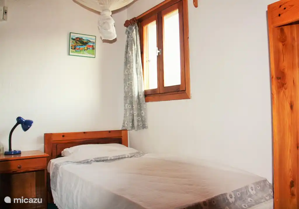 Schlafbereich 2 im Dachgeschoss, sowie ein eigenes Bad und Klimaanlage