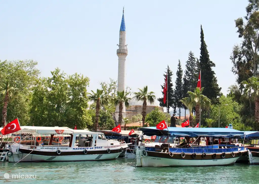 Die Stadt mit Minarett