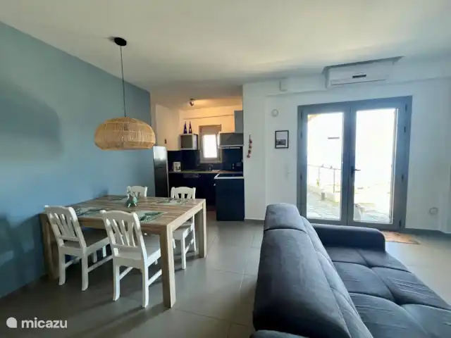 vista al puerto deportivo en Grecia, Creta, Plakias - apartamento Cocina