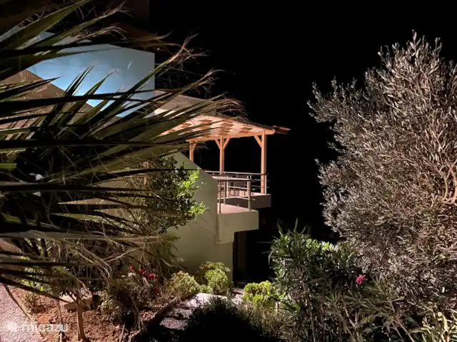 vista al puerto deportivo en Grecia, Creta, Plakias - apartamento jardín